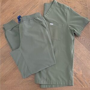 Figs Olive Green Men's Scrub Set